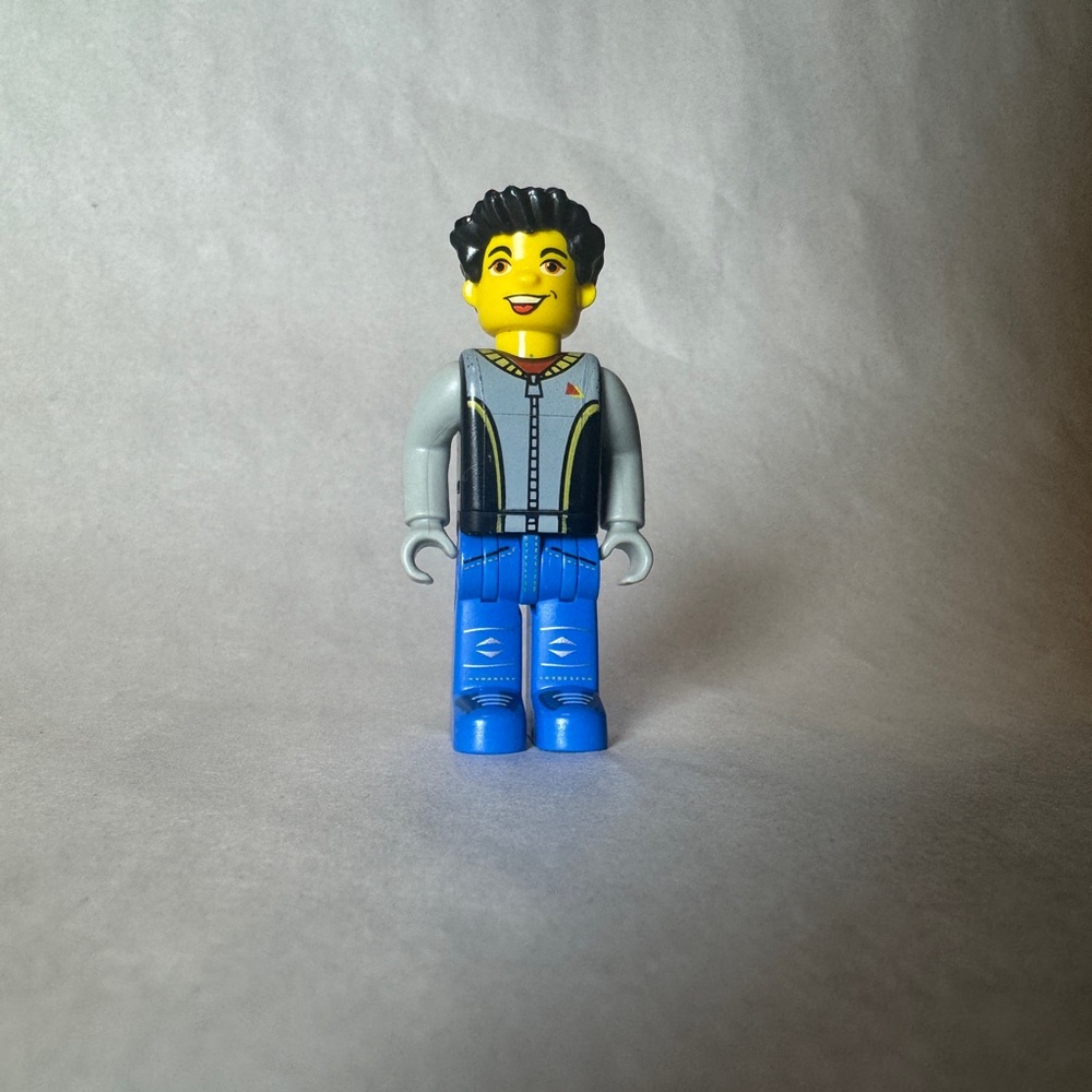 LEGO Juniors Creator: Max - Figurine Character -